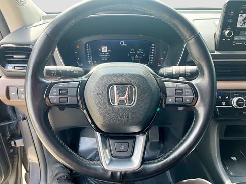 Used 2025 Honda Pilot Elite image 11