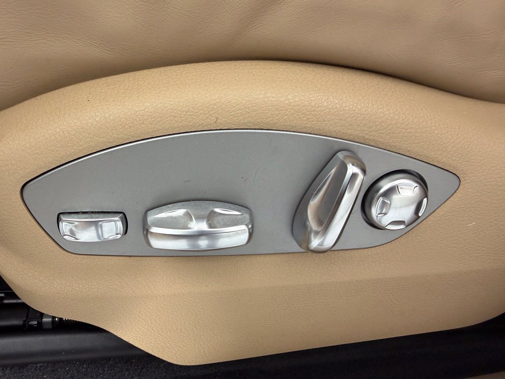 Used 2024 Porsche Macan S AWD/4WD image 25