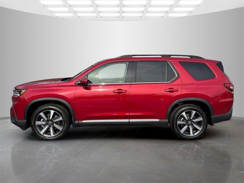 New 2025 Honda Pilot Touring image 3