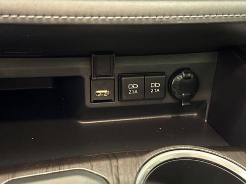 Used 2020 Toyota Highlander Platinum FWD image 30