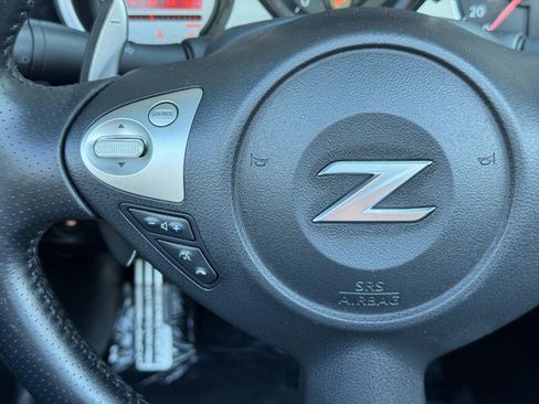 Used 2010 Nissan 370Z Touring RWD image 18