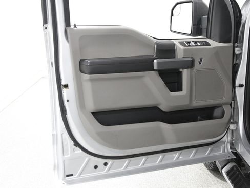 Used 2017 Ford F150 XLT w/ Equipment Group 302A Luxury image 5