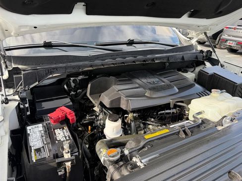 Used 2022 Nissan Titan SV AWD/4WD image 37