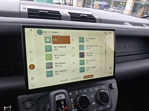 New 2026 Land Rover Defender 110 OCTA AWD/4WD image 9