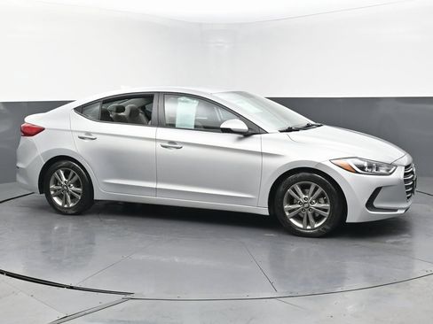 Used 2018 Hyundai Elantra SEL image 6