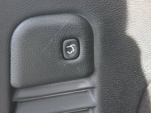 Used 2018 Jeep Grand Cherokee Limited image 27