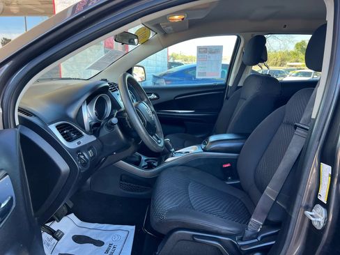 Used 2017 Dodge Journey SE image 12