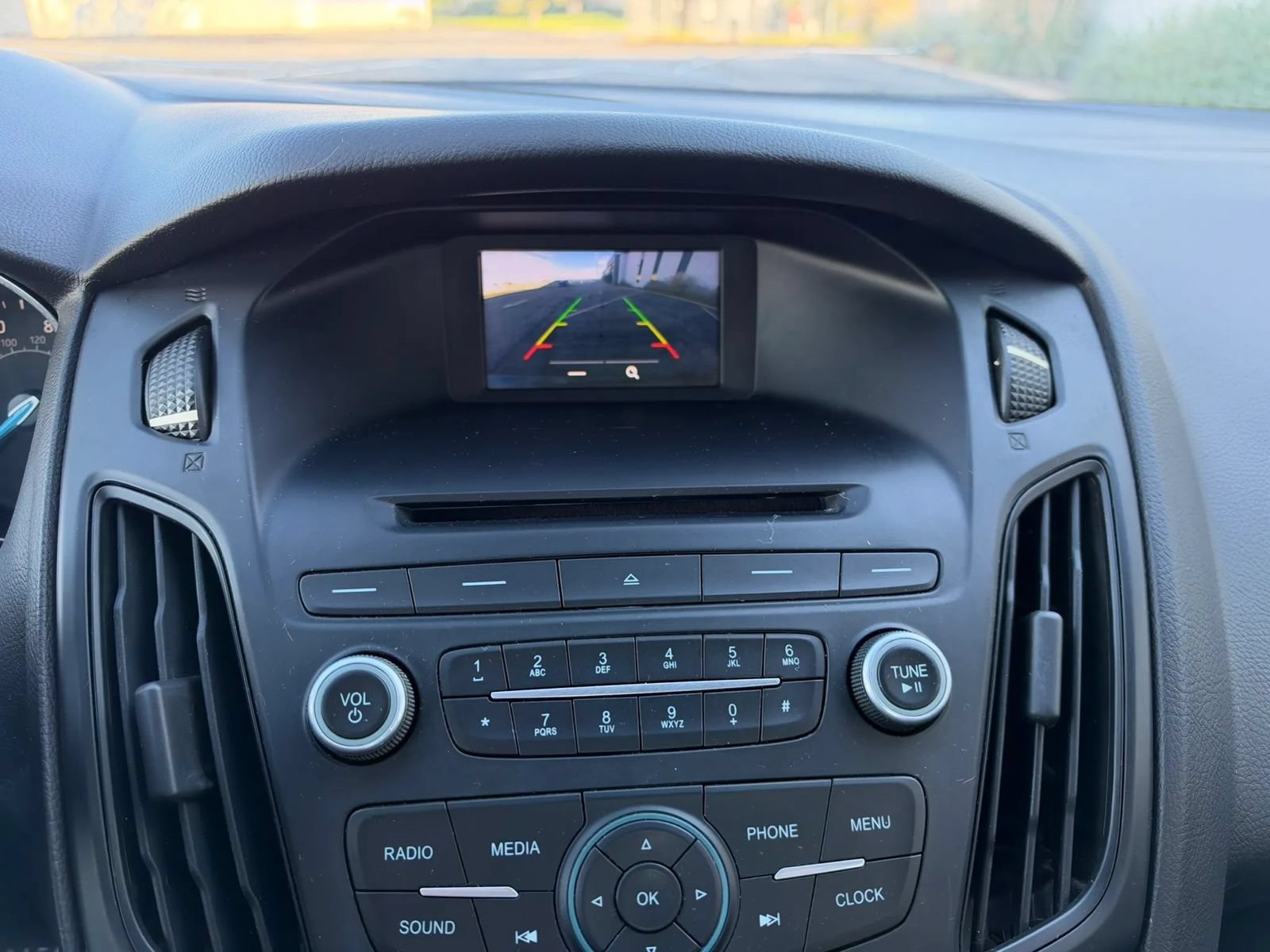 Used 2016 Ford Focus SE FWD image 15