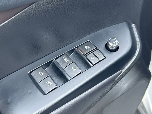 Used 2019 Toyota Highlander FWD V6 image 18