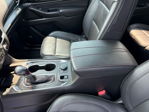 Certified 2022 Chevrolet Traverse RS FWD image 22
