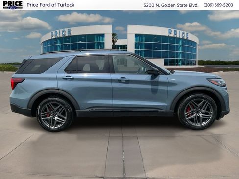 Used 2026 Ford Explorer ST-Line w/ ST-Line Street Pack RWD image 4