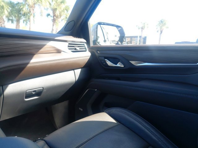 Used 2024 GMC Yukon Denali AWD/4WD image 26