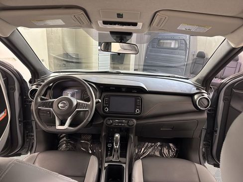 Used 2021 Nissan Kicks SR w/ SR Premium Package FWD image 26