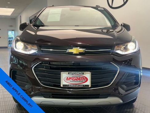 Used 2022 Chevrolet Trax LT w/ LT Convenience Package AWD/4WD image 2