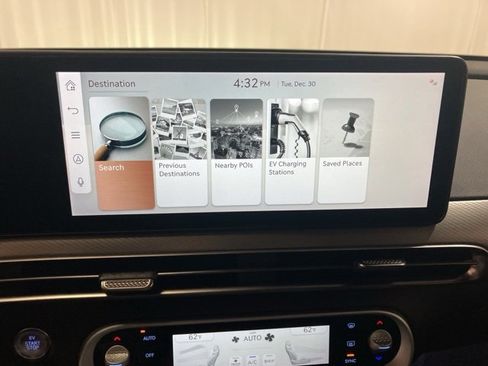 Used 2024 Genesis GV60 RWD image 17