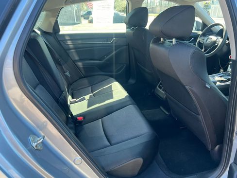 Used 2018 Honda Accord EX image 30