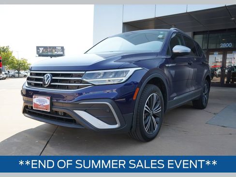 Used 2024 Volkswagen Tiguan SE AWD/4WD image 1