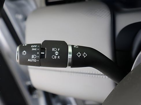 New 2025 Land Rover Discovery Sport Dynamic SE image 35