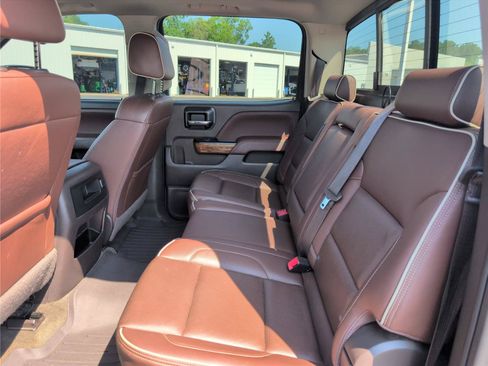 Used 2018 Chevrolet Silverado 1500 High Country AWD/4WD image 36