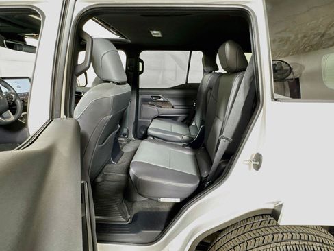 Used 2024 Lexus GX 550 w/ Accessory Package (Z1) AWD/4WD image 24