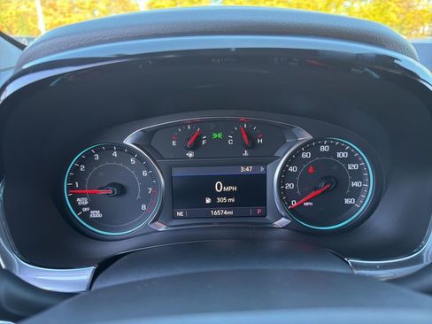 Used 2023 Chevrolet Traverse LT image 29