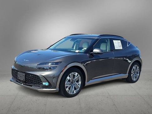 Certified 2025 Genesis GV60 RWD image 4