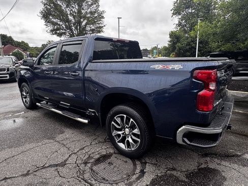 Used 2023 Chevrolet Silverado 1500 LT AWD/4WD image 5