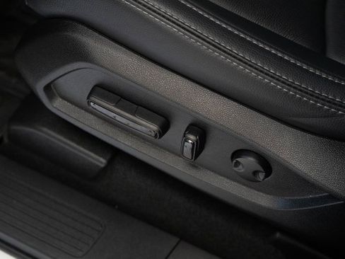 Used 2025 Honda Pilot EX-L image 15