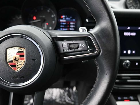 Certified 2024 Porsche Macan AWD/4WD image 11