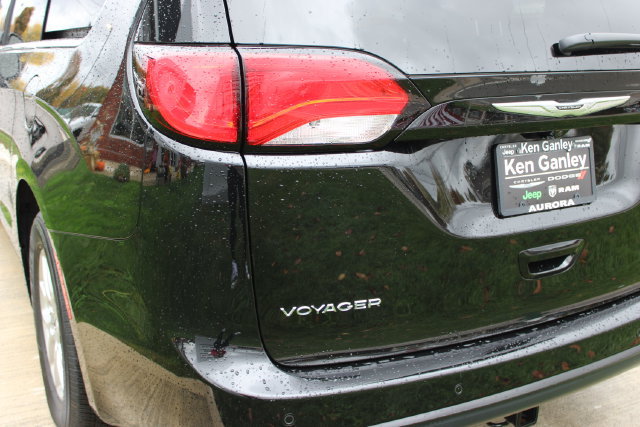 Used 2025 Chrysler Voyager LX FWD image 29