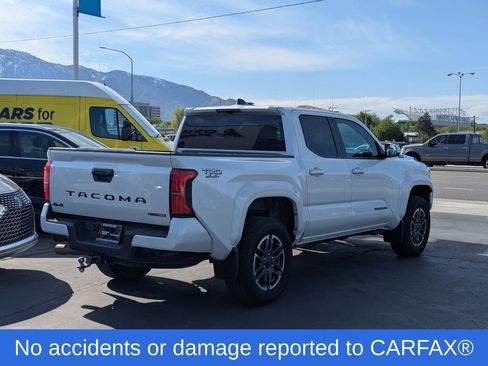 Used 2025 Toyota Tacoma TRD Sport AWD/4WD image 4