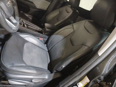 Used 2022 Jeep Compass Latitude image 13