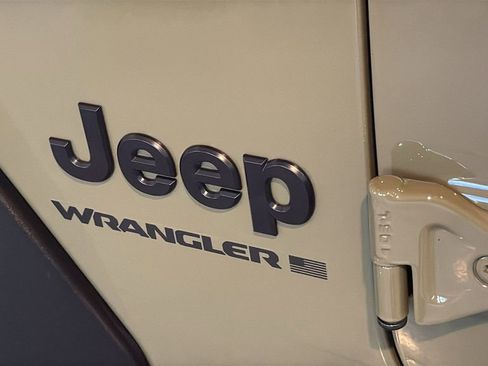 Used 2025 Jeep Wrangler Sport image 8