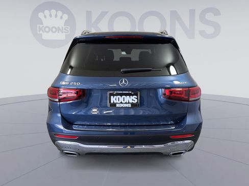 Used 2022 Mercedes-Benz GLB 250 4MATIC image 5