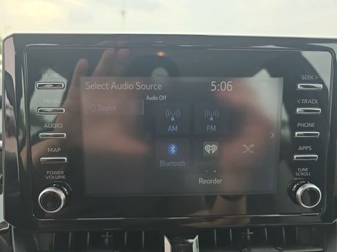 Used 2020 Toyota Corolla L image 21