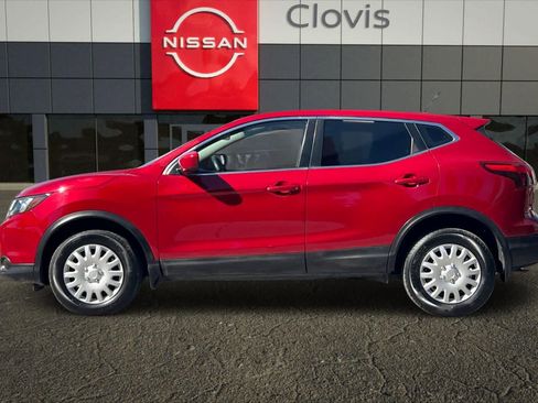 Used 2018 Nissan Rogue Sport S FWD image 6