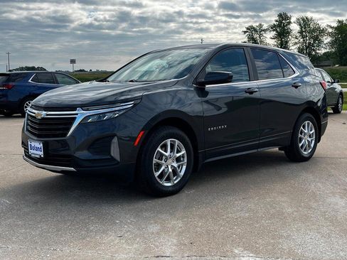 Used 2023 Chevrolet Equinox LT w/ LPO, Floor Liner Package image 8