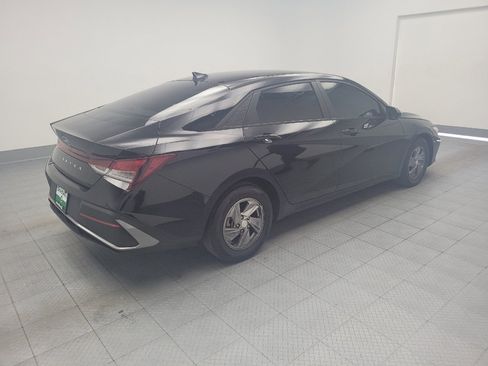 Used 2025 Hyundai Elantra SE FWD image 10