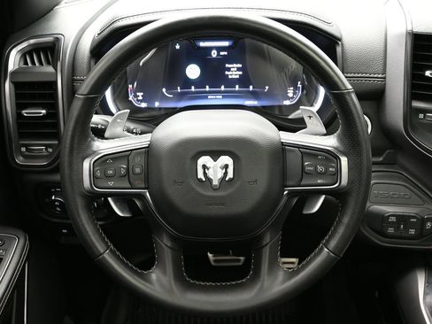 Used 2023 RAM 1500 Laramie AWD/4WD image 32