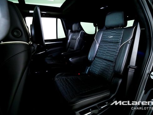 Used 2025 Cadillac Escalade V AWD/4WD image 18