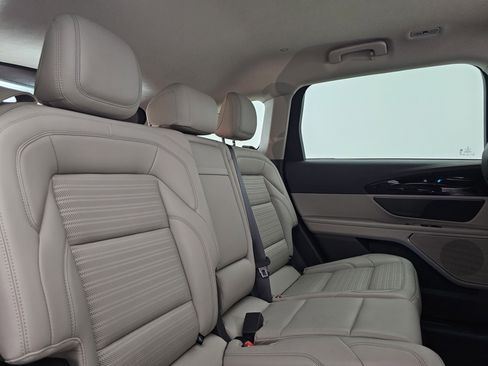 Used 2024 Lincoln Nautilus Reserve image 25