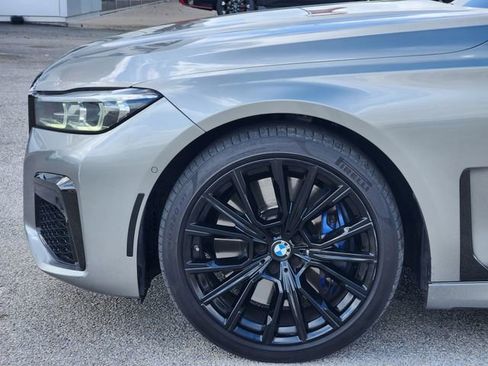 Used 2022 BMW 750i xDrive w/ M Sport Package AWD/4WD image 5