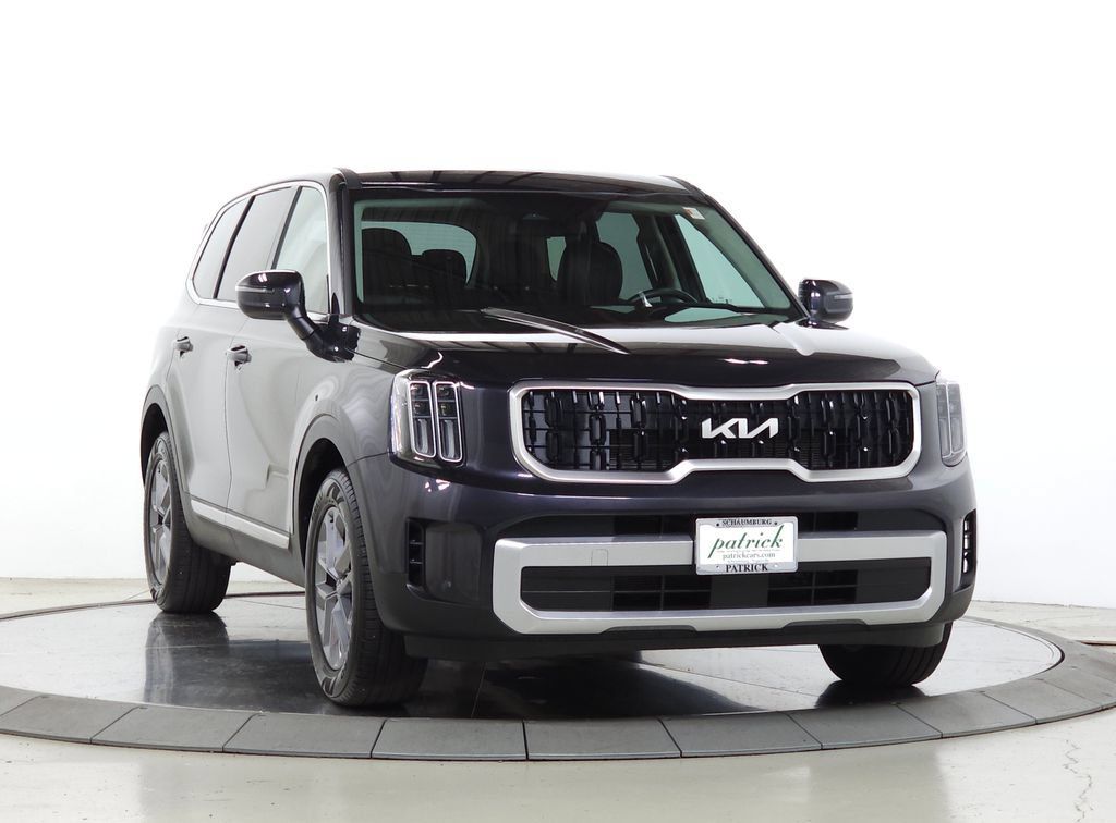 Used 2025 Kia Telluride LX FWD image 1