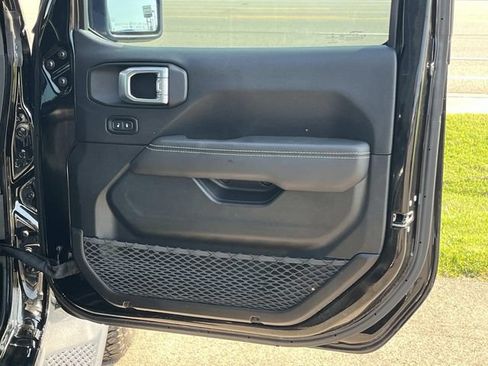 Used 2021 Jeep Wrangler Unlimited Sahara AWD/4WD image 21