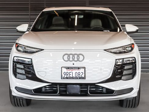 Certified 2025 Audi Q6 e-tron Premium w/ Convenience Package image 14