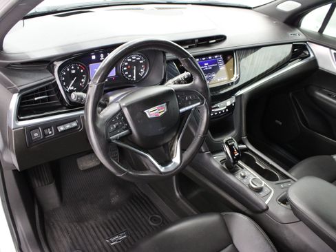 Used 2023 Cadillac XT6 Premium Luxury w/ Technology Package FWD image 13