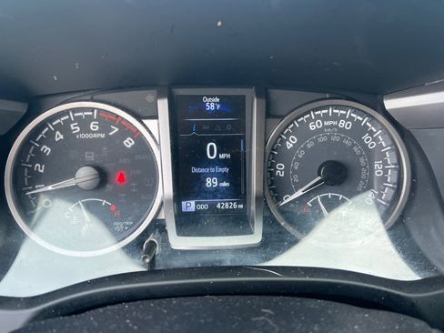 Used 2022 Toyota Tacoma SR5 image 23