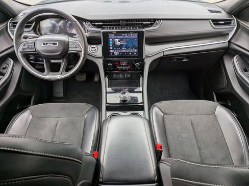 Used 2023 Jeep Grand Cherokee Altitude image 22