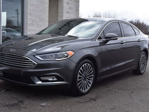 Used 2017 Ford Fusion SE image 13
