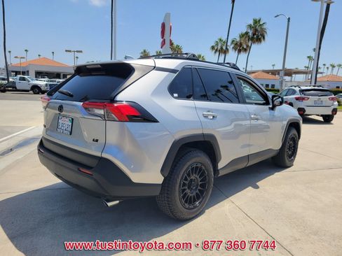 Used 2019 Toyota RAV4 LE w/ All Weather Liner Package FWD image 4